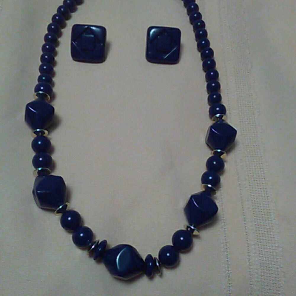 Necklace and earrings Set